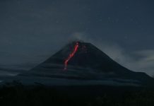 Gunung Merapi 17 Kali Keluarkan Guguran Lava ke Arah Kali Bebeng