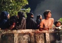 Warga Angkut 135 Pengungsi Rohingya ke Kantor Gubernur Aceh Pakai Truk