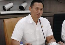 Sibuknya AHY di Hari Pertama Jadi Menteri Jokowi: Rapat hingga Bagi Sertifikat