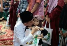 Berbagi Kebahagian Jelang Lebaran, Pj Gubernur Agus Fatoni Santuni Ribuan Anak Yatim