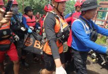 KORBAN KEDUA TENGGELAM DISUNGAI ENIM DITEMUKAN TEAM SAR GABUNGAN 45 KM DARI LOKASI KEJADIAN