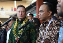 Menkominfo Janji Awasi dan Evaluasi Pengoperasian Starlink Secara Berkala