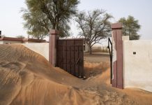 Sisi Lain Dubai, Ada Desa ‘Hantu’ yang Hampir Terkubur Gurun Pasir