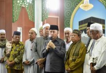 Salat Jumat di Masjid Al-Ittihad Way Hitam, Pj Gubernur Agus Fatoni Ajak Jamaah Jaga Kondusifitas Daerah