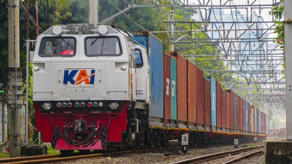 kai-angkut-328-juta-ton-barang-di-2024-paling-banyak-batu-bara_169