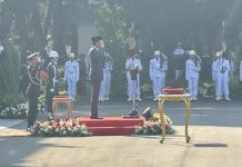Jokowi Pimpin Upacara Praspa TNI dan Polri 2024 di Istana
