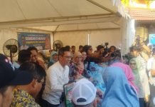 Heru Budi Tinjau Sembako Murah di Pasar Pramuka Jaktim