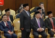 Momen Prabowo Berdiri Saat Jokowi Bilang Serahkan Estafet Kepemimpinan
