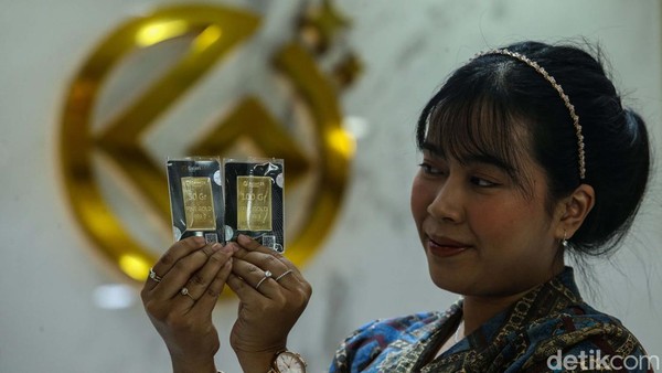 harga-emas-tertinggi-sepanjang-sejarah-antusias-warga-ikut-tinggi-3_169