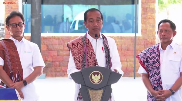 jokowi-resmikan-plbn_169