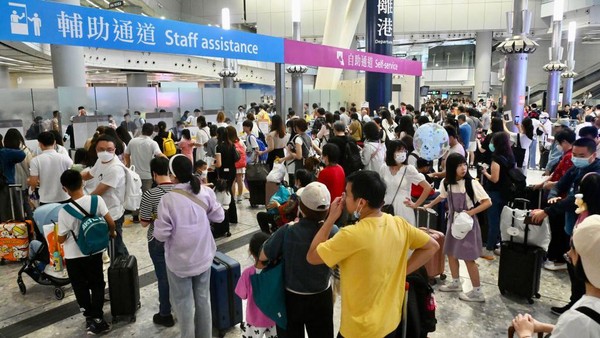 potret-stasiun-hong-kong-yang-dipenuhi-turis-china-usai-liburan-may-day-1_169