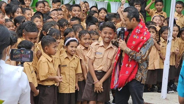 wakil-menteri-pendidikan-dasar-dan-menengah-ri-fajar-riza-ul-haq_169