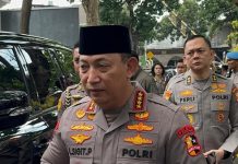 Kapolri Melayat ke Rumah Duka Mantan Wakapolri Komjen Purn Syafruddin