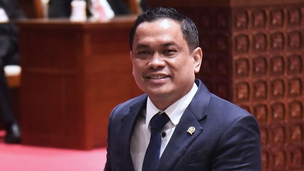 anggota-komisi-xi-dpr-ri-charles-meikyansah_169