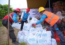 Tanggap Bencana, GM PLN UID S2JB Turun Langsung Salurkan Bantuan untuk Korban Gempa Bengkulu