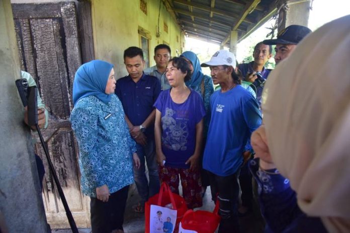 Kunjungi_korban_kebakaran_96169ecfc5