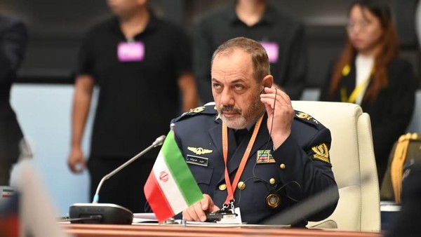 menteri-pertahanan-iran-aziz-nasirzadeh-1750992727045_169