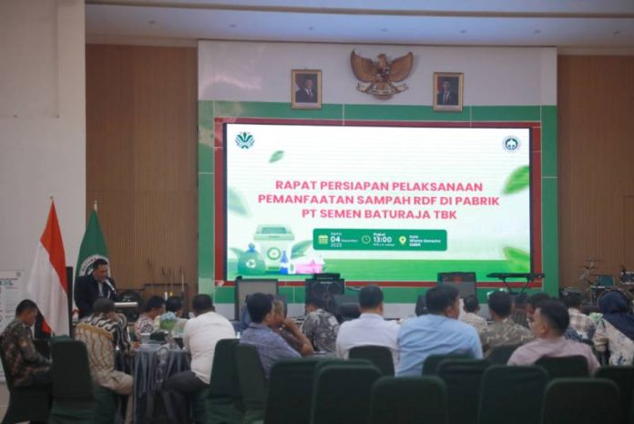 RDF-Jadi-Jawaban-Semen-Baturaja-Bersama-KLH-Siapkan-Transformasi-Sampah-Jadi-Energi-di-Sumsel-1-1030x687