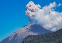 Gunung Semeru Erupsi 4 Kali Hari Ini, Status Waspada
