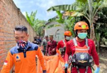 BOCAH YANG TENGGELAM SAAT LIBURAN KERUMAH NENEK DI OKI DITEMUKAN TIM SAR GABUNGAN DI OGAN ILIR