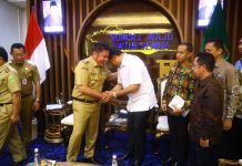 Gubernur Herman Deru Terima Audiensi Bupati OKU Selatan, Bahas HUT Daerah dan Perbaikan Infrastruktur Jalan