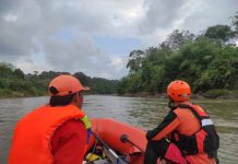 PEMAIN ANGKLUNG TENGGELAM DI SUNGAI MUSI EMPAT LAWANG, BASARNAS LAKUKAN PENCARIAN