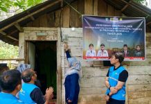 PLN Bengkulu Nyalakan Harapan 473 Warga Lebong, Rumah Kayu di Pelosok Kini Terang Benderang