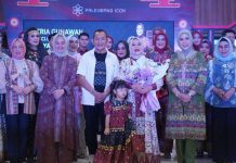 Sentuhan Elegan Warisan Budaya, Feby Deru Hadiri Fashion Show “Jelita Sriwijaya” Karya Tria Gunawan
