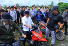 Kunjungi Tambak Udang Sungai Menang, Herman Deru Dorong Petambak Tingkatkan Kualitas dan Daya Saing