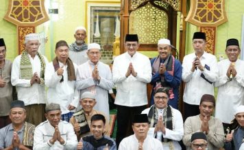 Sekda Sumsel Edward Candra Safari Ramadan di Masjid Al Kautsar Sako Palembang