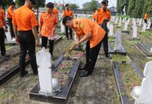 KANTOR SAR PALEMBANG GELAR UPACARA TABUR BUNGA PERINGATI HUT KE-54 BASARNAS