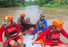 Di Tengah Suasana Lebaran, Basarnas Tetap Bertugas Mencari Korban Speedboat Terbalik di Perairan OKI