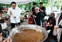 17.000 Paket Rendang Disalurkan ke Warga Terdampak Bencana Sumatera