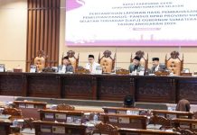 PARIPURNA XXXIII DENGAN AGENDA PENYAMPAIAN LAPORAN HASIL PEMBAHASAN DAN PENELITIAN LIMA PANSUS