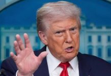 Trump Pede Bakal Caplok Kuba dalam Sekejap, Pamer Punya Kapal Abraham Lincoln