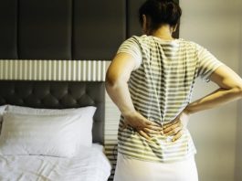 Pinggang Sakit Tiap Mau Tidur, Tanda Saraf Kejepit? Ini Kata Dokter