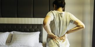 Pinggang Sakit Tiap Mau Tidur, Tanda Saraf Kejepit? Ini Kata Dokter