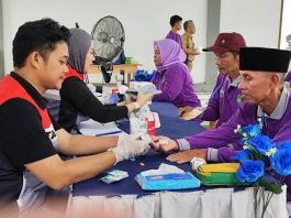 Puluhan Lansia Desa Pangkul Ikuti Pemeriksaan Kesehatan Gratis