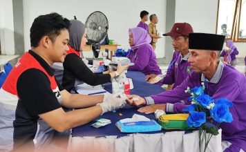 Puluhan Lansia Desa Pangkul Ikuti Pemeriksaan Kesehatan Gratis