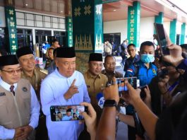 Wagub Cik Ujang Ajak Jemaah Haji Jadi Teladan dan Penggerak Kebaikan di Tengah Masyarakat