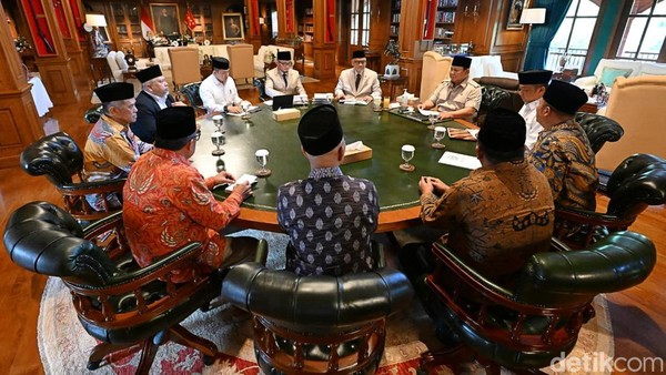 pertemuan-bersama-menteri-haji-dan-umrah-menhaj-pimpinan-dpr-ri-serta-anggota-komisi-viii-di-hambalang-bogor-rabu-1762026-1781745943995_169