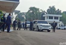 Prabowo Melayat Eks Menhan Ryamizard Ryacudu di Kemhan