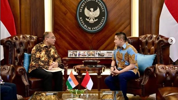 sekretaris-kabinet-teddy-indra-wijaya-menerima-kunjungan-duta-besar-india-untuk-indonesia-dubes-shri-sandeep-chakravorty-1781658572785_169