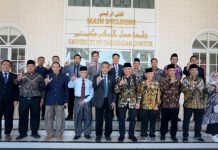 Mudahkan Santri dan Mahasiswa Kirim Paket, JNE Resmikan Sales Counter di UNIDA Gontor