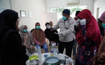 PLN UID S2JB bersama Rumah BUMN Jambi Buka Peluang Usaha bagi Penyandang Tunarungu Pelatihan Sabun Handmade