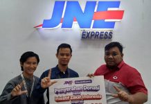 JNE Express Palembang Salurkan Donasi Rp40 Juta untuk Berdayakan UMKM melalui Program Lapak Berkah