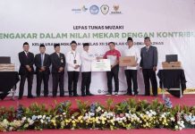 Peduli Pendidikan, JNE Salurkan 10 Unit Laptop ke Sekolah Cendekia Baznas