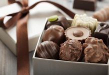 Makan Cokelat Bisa Bikin Happy? Begini Faktanya dari Sisi Medis