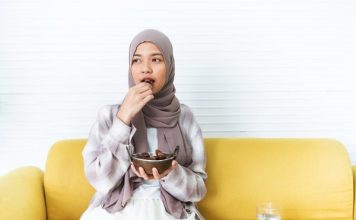 Hadits tentang Pentingnya Makanan dan Harta Halal agar Doa Dikabulkan