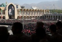 Tanpa Mojtaba, 3 Putra Ali Khamenei Hadiri Upacara Pemakaman di Teheran